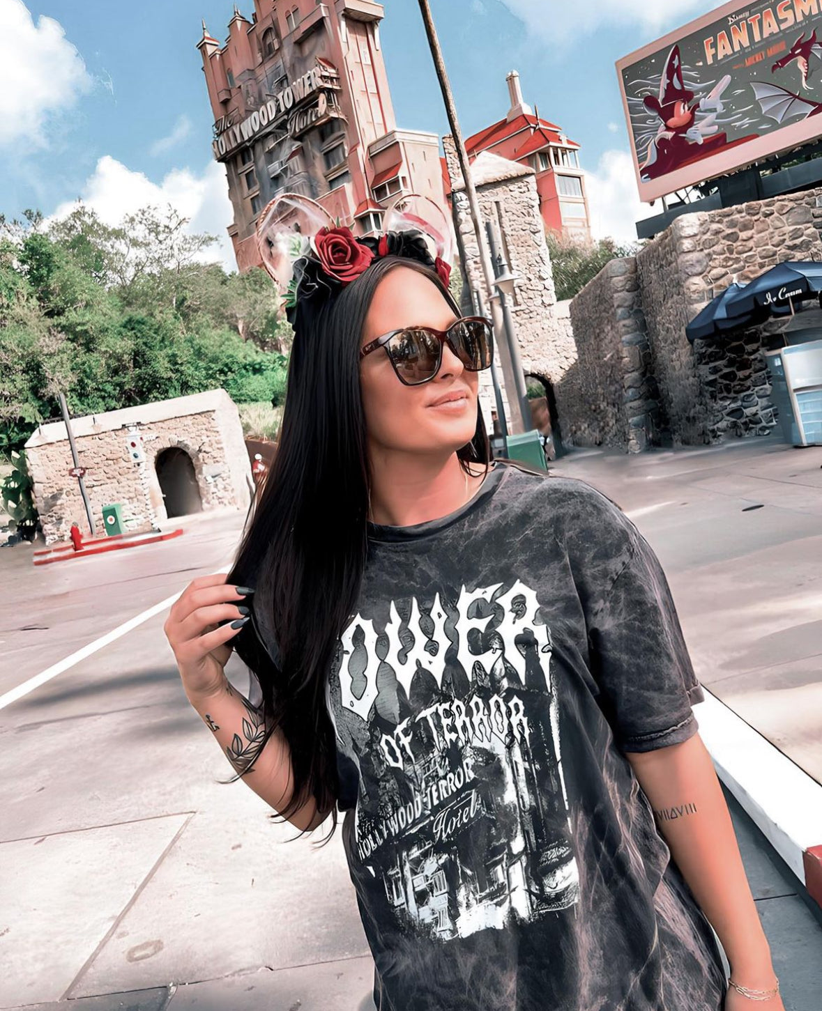 Vintage Disney tower outlets of terror crewneck